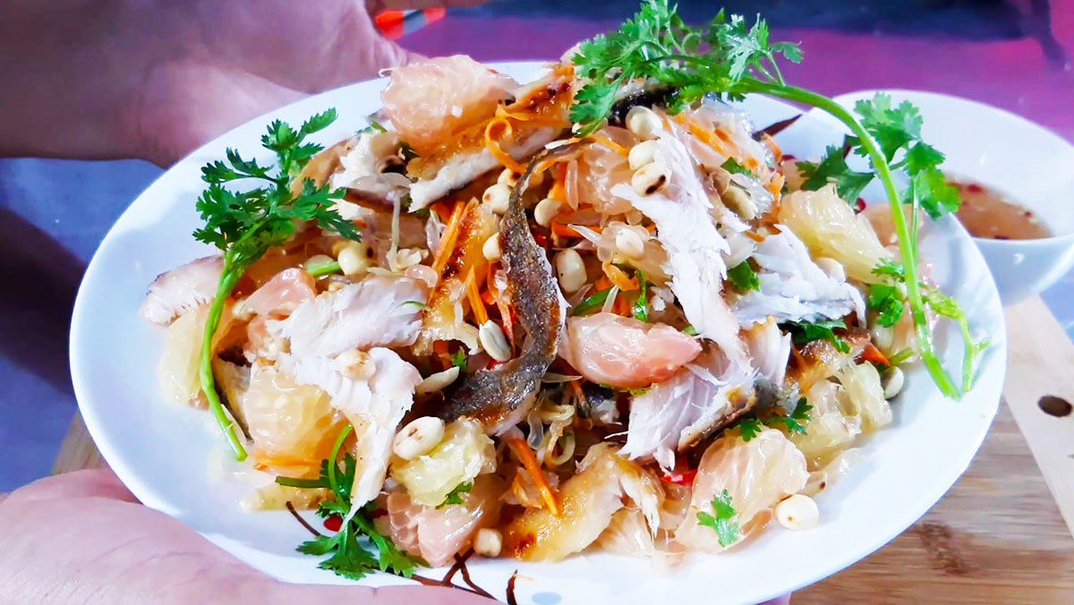 Dried Fish Grapefruit Salad