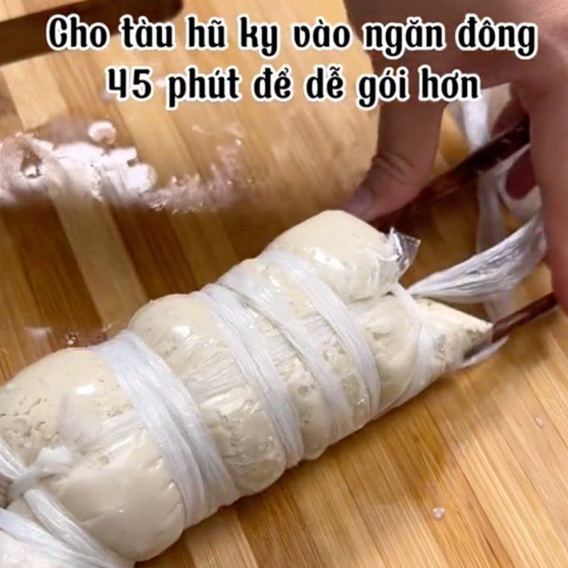 Step 3 Wrapping sausage Fresh tofu skin sausage (Recipe shared by Tiktok Vegetarian Kitchen XANH)