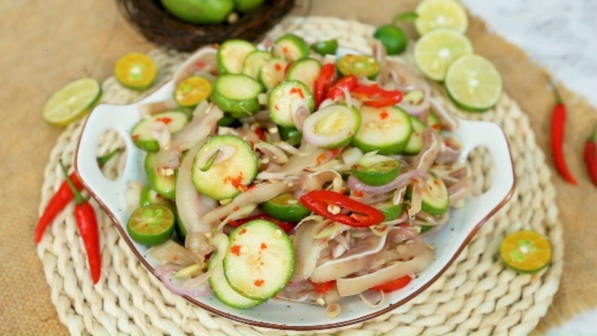 Green Mango Salad with Pig Ear