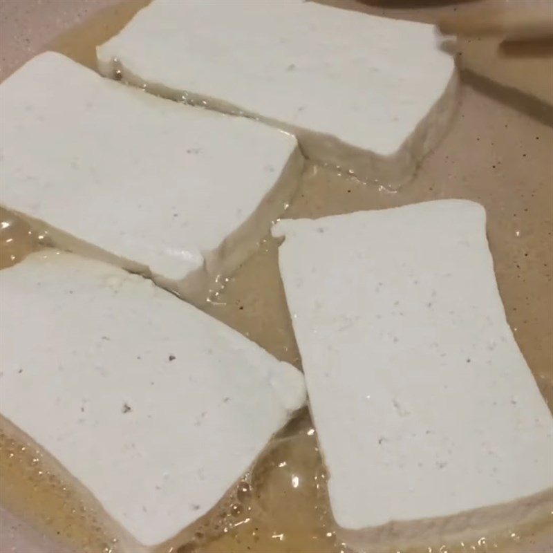 Step 2 Fry the tofu for Cucumber Salad with Tofu