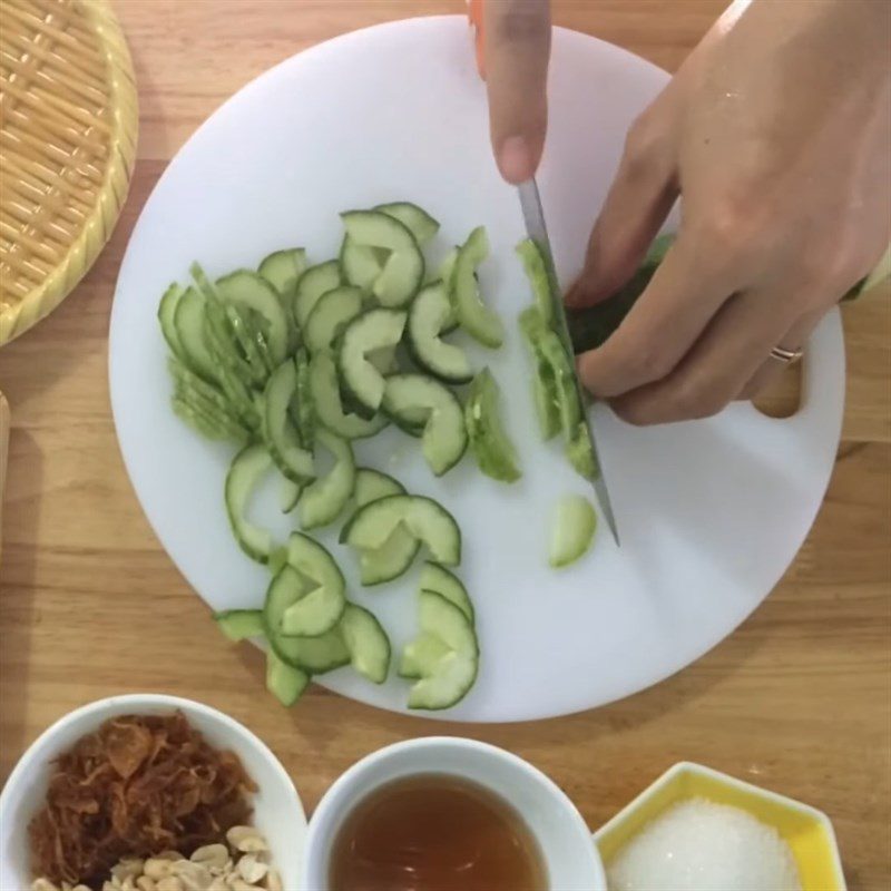 Step 1 Prepare the ingredients for Cucumber Salad with Tofu