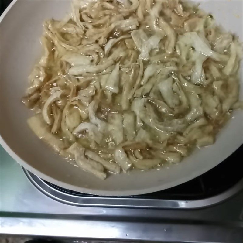 Step 4 Fried chicken slices Cucumber salad with vegetarian chicken slices