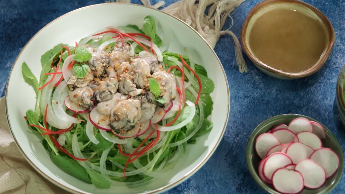 Mixed oyster salad with sprouts