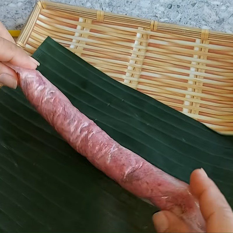 Step 4 Wrap the vegetarian sausage