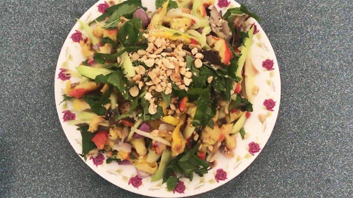 Cashew fruit salad with dried fish