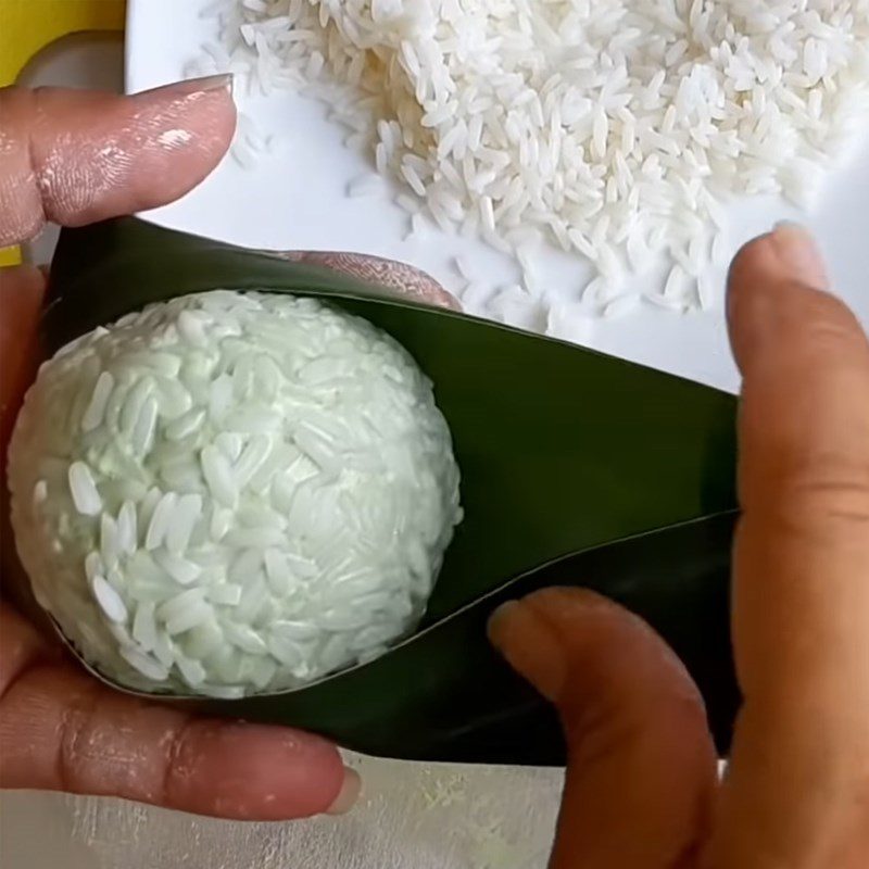 Step 5 Wrap the vegetarian sticky rice