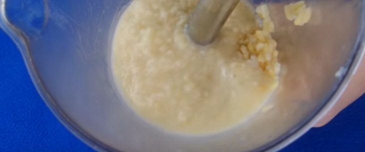 Step 2 Make the filling for Green Bean Paste Cake