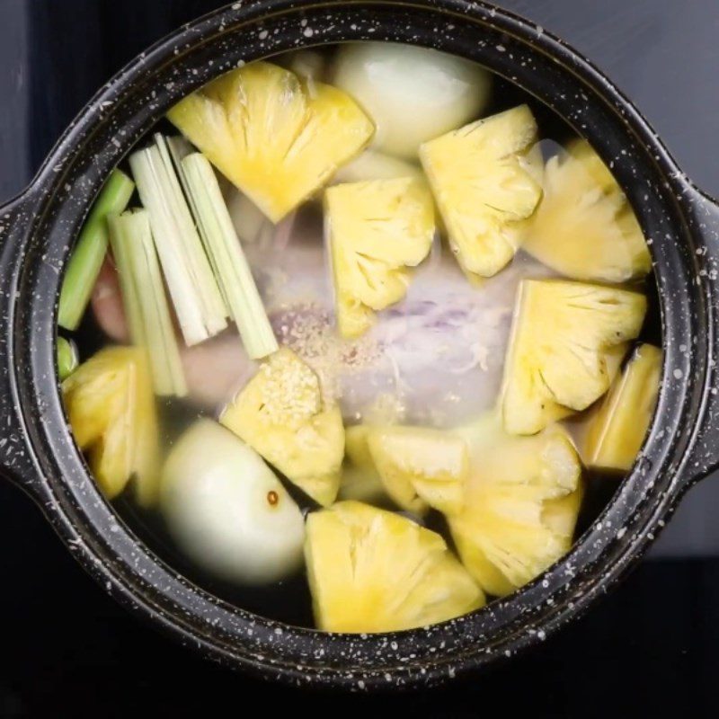 Step 3 Stew the beef brisket Beef brisket stewed in coconut water