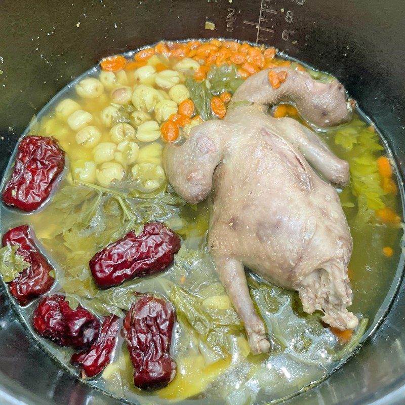 Step 3 Stewed pigeon with mugwort (Recipe shared by users)