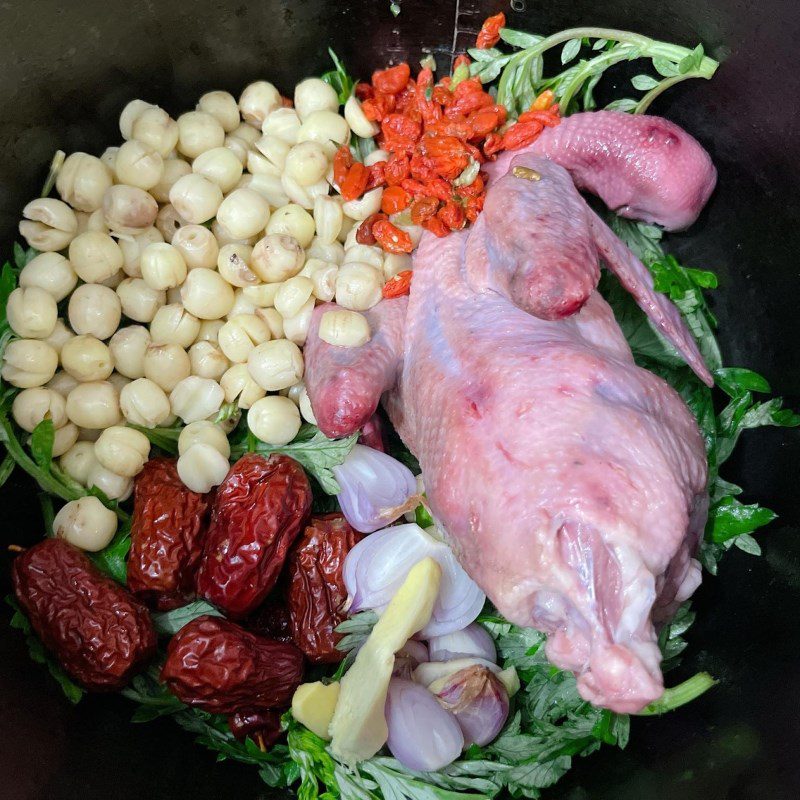 Step 3 Stewing the pigeon Stewed pigeon with wormwood (Recipe shared by a user)