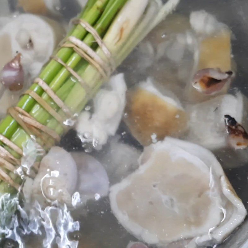 Step 5 Stew the beef feet Beef feet stewed with lemongrass