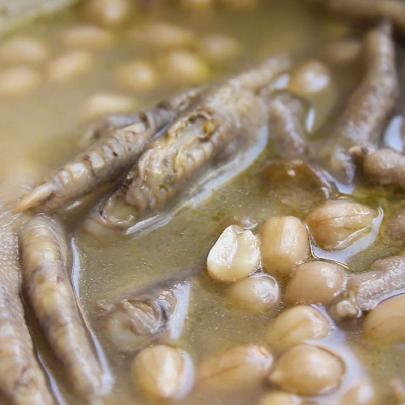 Step 3 Stewed chicken feet Chicken feet stewed with peanuts