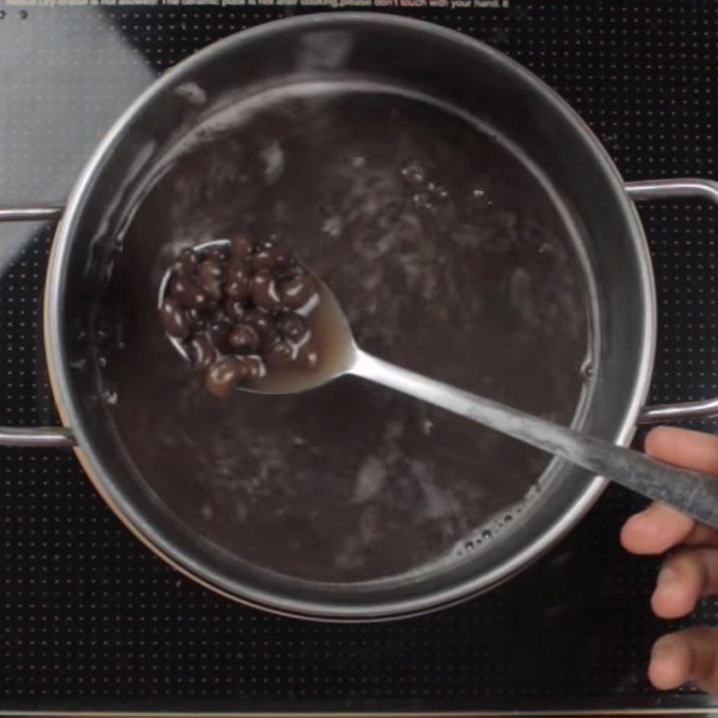 Step 1 Soak black beans How to cook black sesame filling