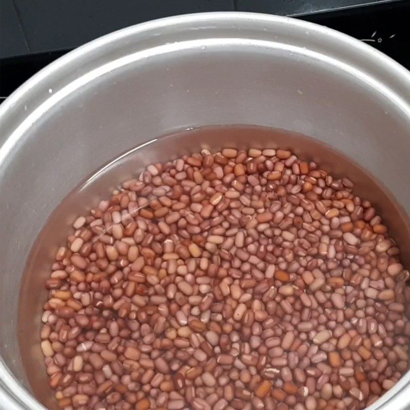 Step 2 Stew red beans Sweet potato buns with red bean filling