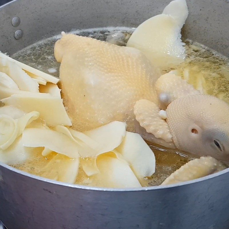 Step 3 Stew the chicken Fresh bamboo shoot chicken