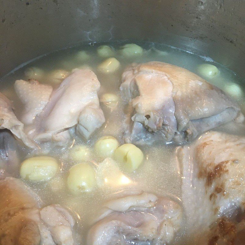 Step 2 Chicken stew with lotus seeds Chicken stew with lotus seeds