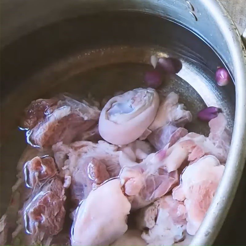 Step 3 Stewed Dish Banana flower cooked with pork trotters