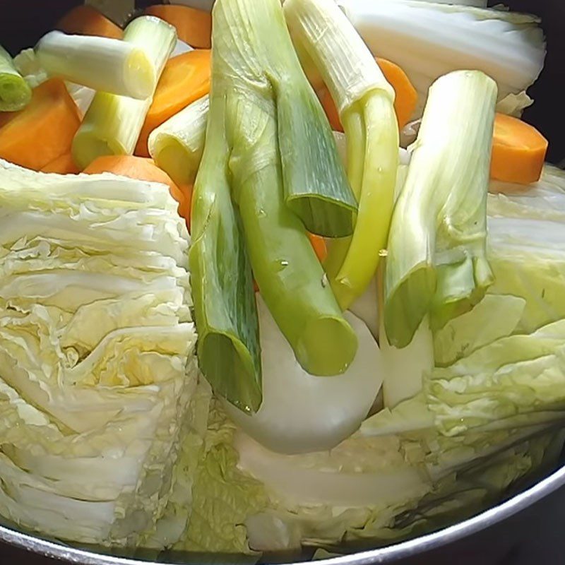 Step 2 Stewing vegetables for the broth Vegetarian noodle soup