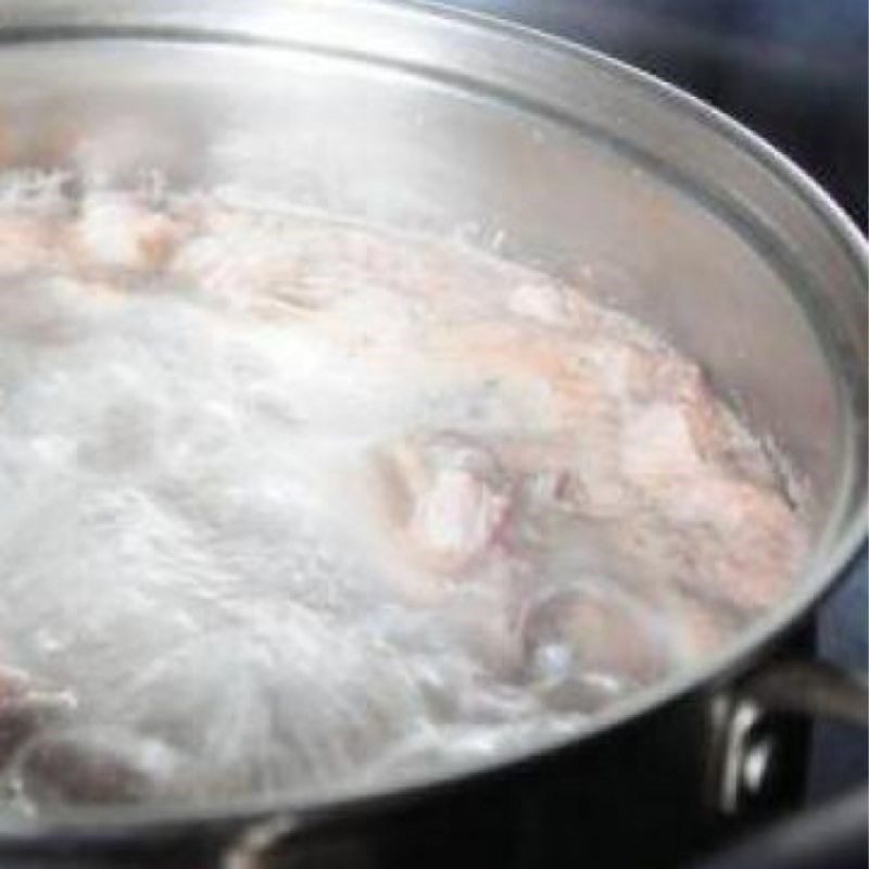 Step 3 Simmer the ribs for minced pork rib porridge