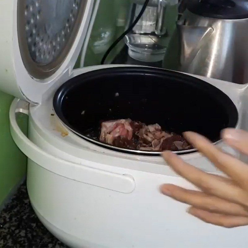 Step 3 Braise the beef ribs Braised ribs with soy sauce