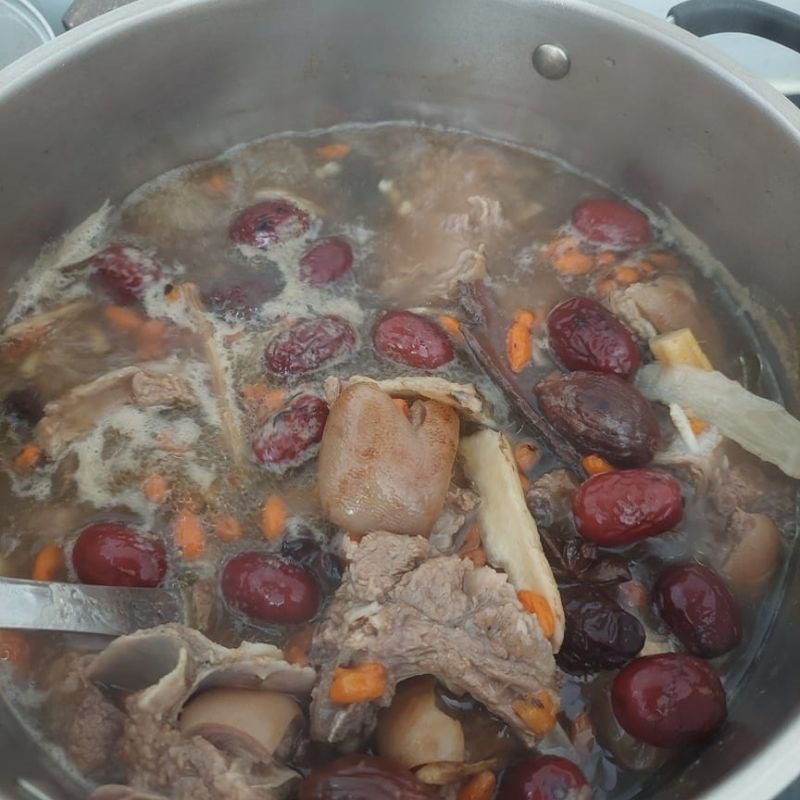 Step 3 Braised goat ribs with herbal medicine Goat ribs braised with herbal medicine and mugwort