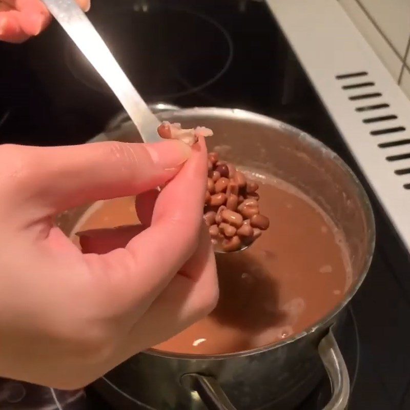 Step 2 Simmer and puree the red beans How to make red bean filling