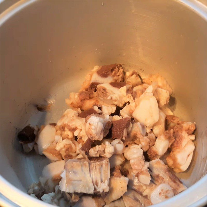 Step 3 Simmer the bones Beef bone soup with potatoes