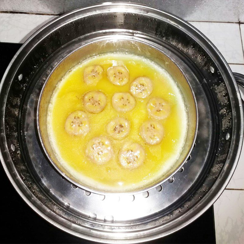 Step 5 Steaming the cake Three-color banana cassava cake