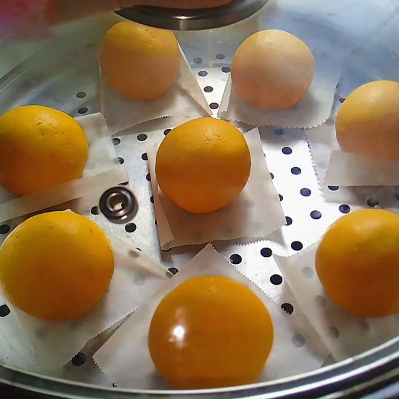 Step 6 Steaming the pumpkin cake