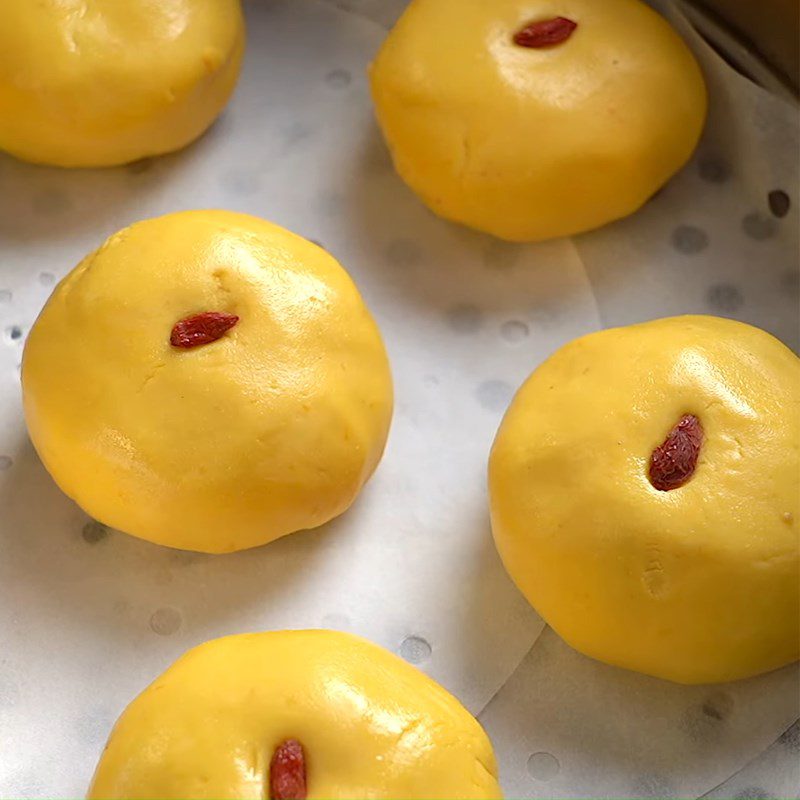 Step 5 Steaming the cake Yellow sweet potato cake steamed