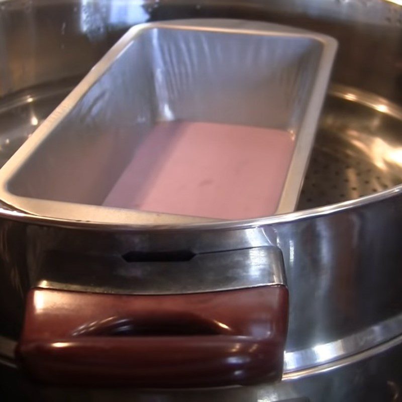 Step 4 Steaming the cake Purple sweet potato pork skin cake