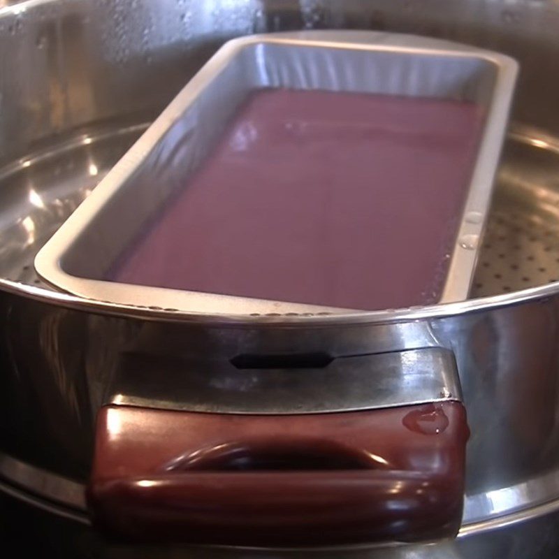 Step 4 Steaming the cake Purple sweet potato pork skin cake