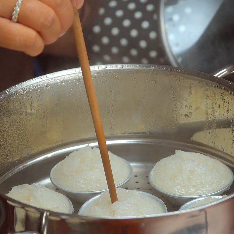 Step 6 Steaming the Bamboo Root Cake with premixed flour