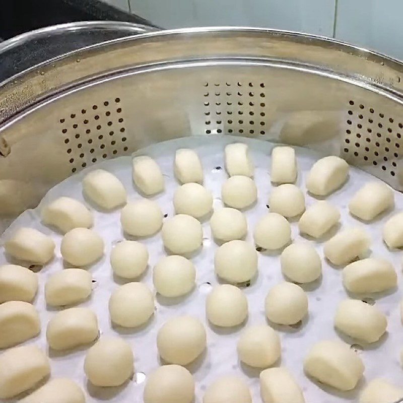 Step 4 Steaming the dumplings Mini dumplings