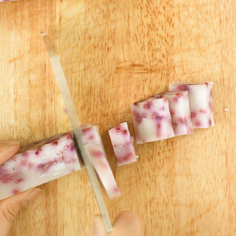 Step 3 Steaming the dough Purple sweet potato fried dough