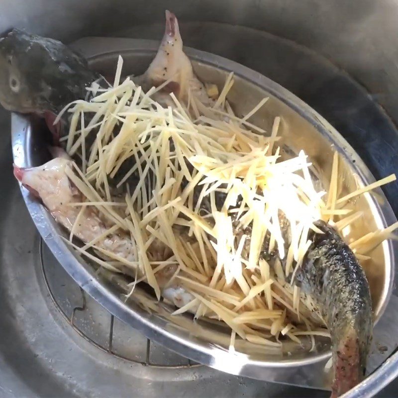 Step 3 Steam the fish Hong Kong steamed carp