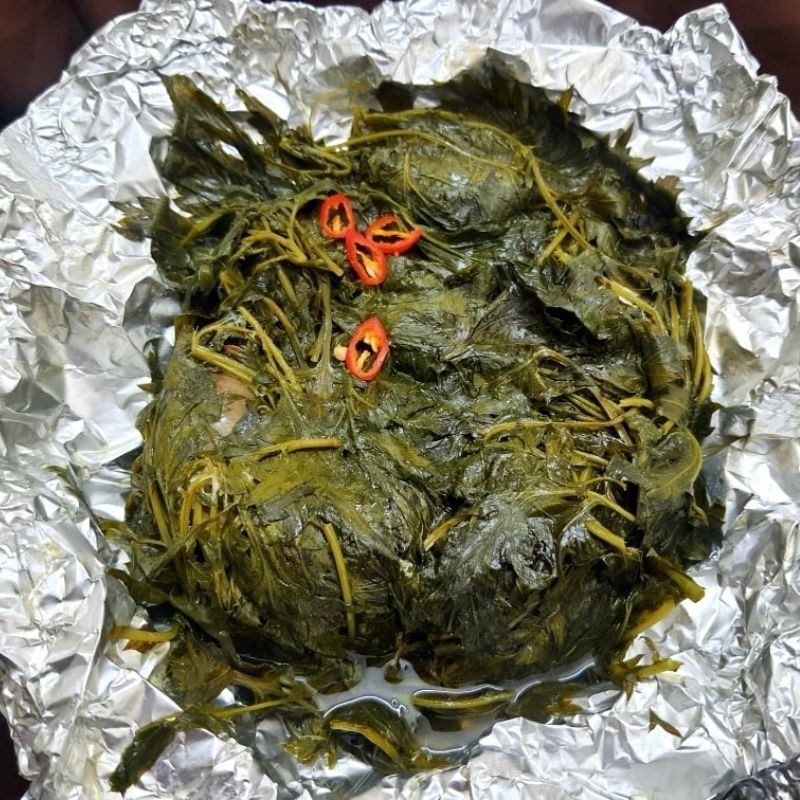 Step 3 Steam fish Steamed melon fish with mugwort leaves