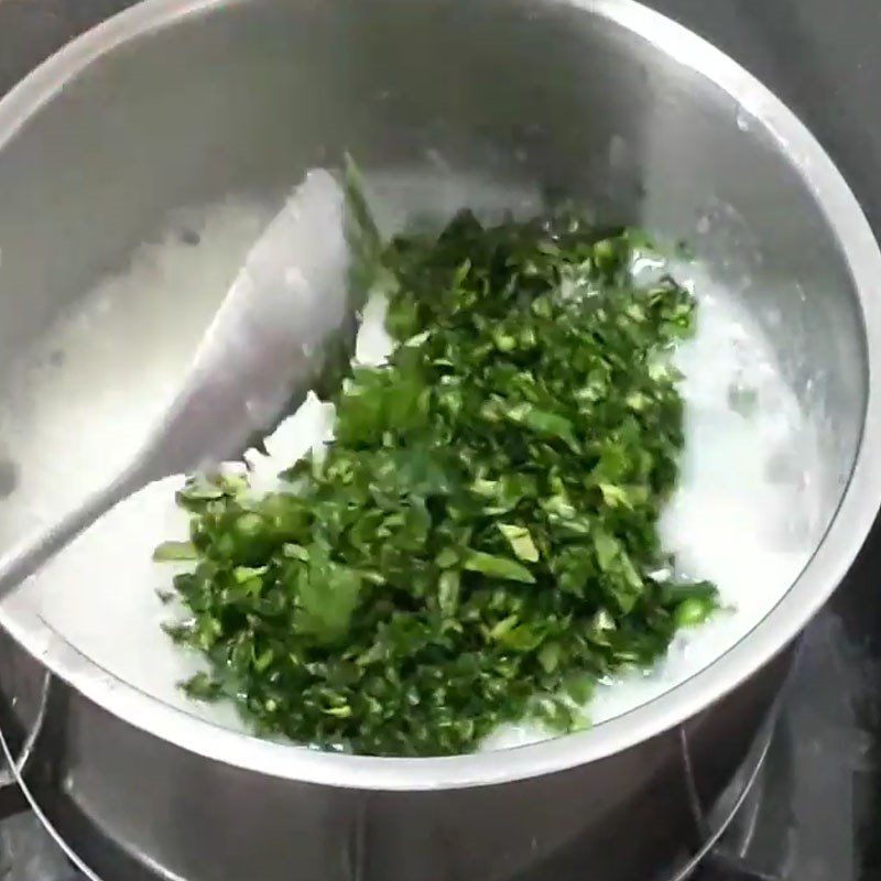 Step 4 Cooking porridge Fish porridge with water spinach