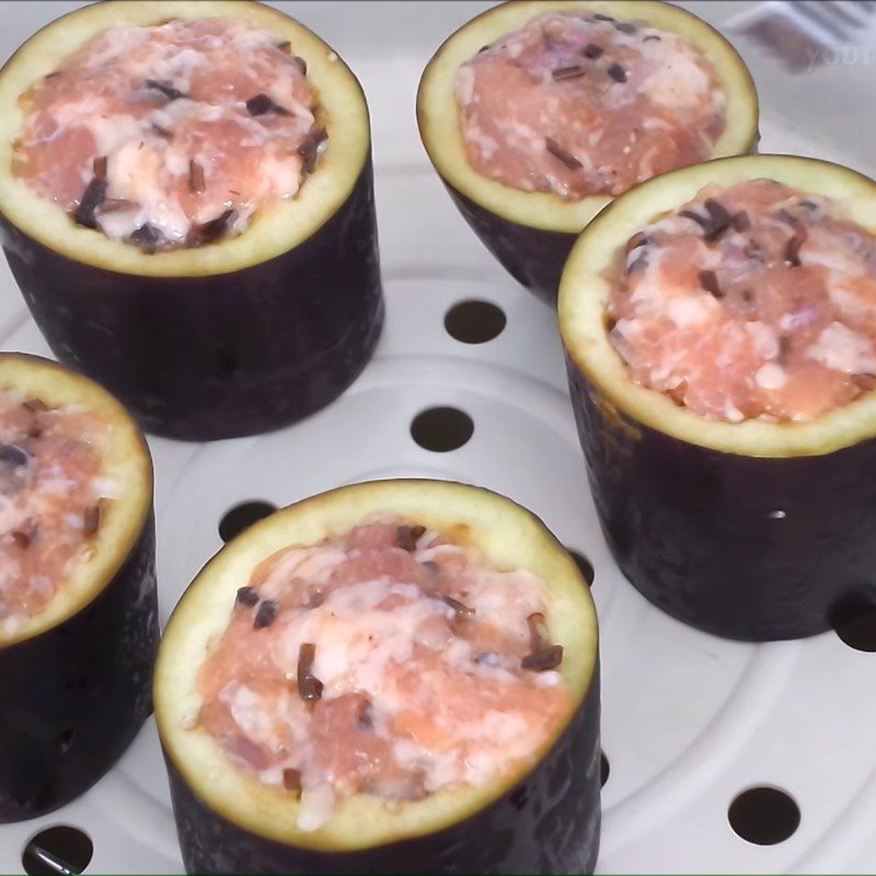 Step 3 Steam the eggplant Stuffed eggplant with minced meat steamed with scallion oil