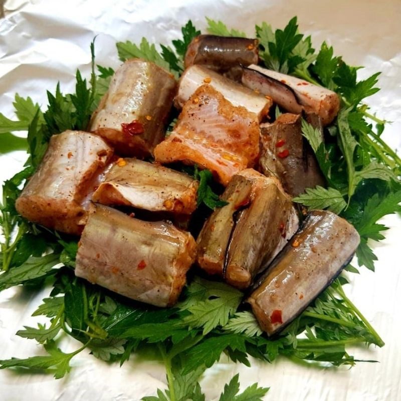 Step 3 Steam fish Steamed melon fish with mugwort leaves