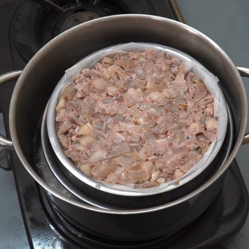 Step 4 Steam the sausage Pork ear sausage