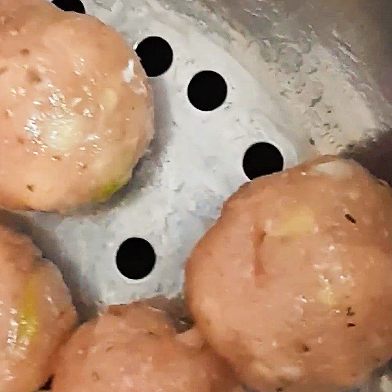 Step 5 Steaming fish cakes Fish cake porridge