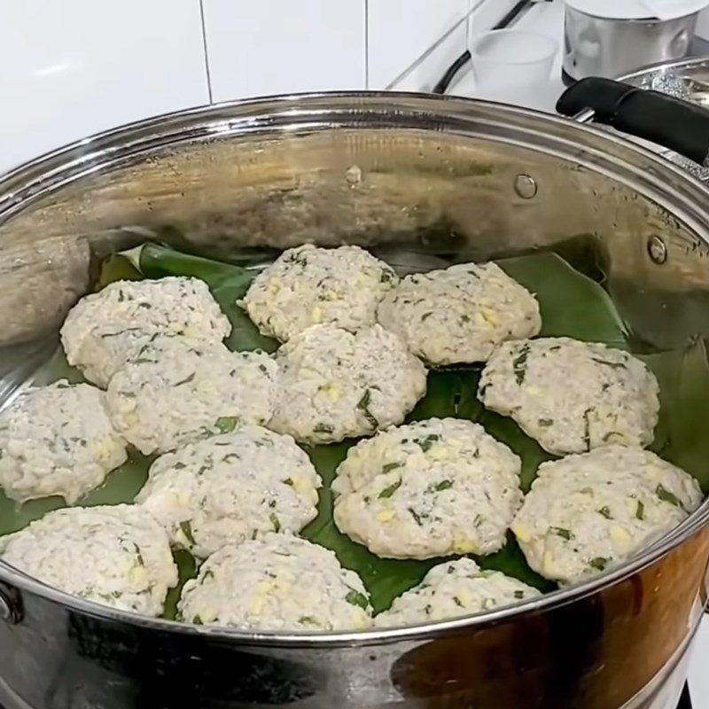 Step 3 Steaming Green Bean Meatballs