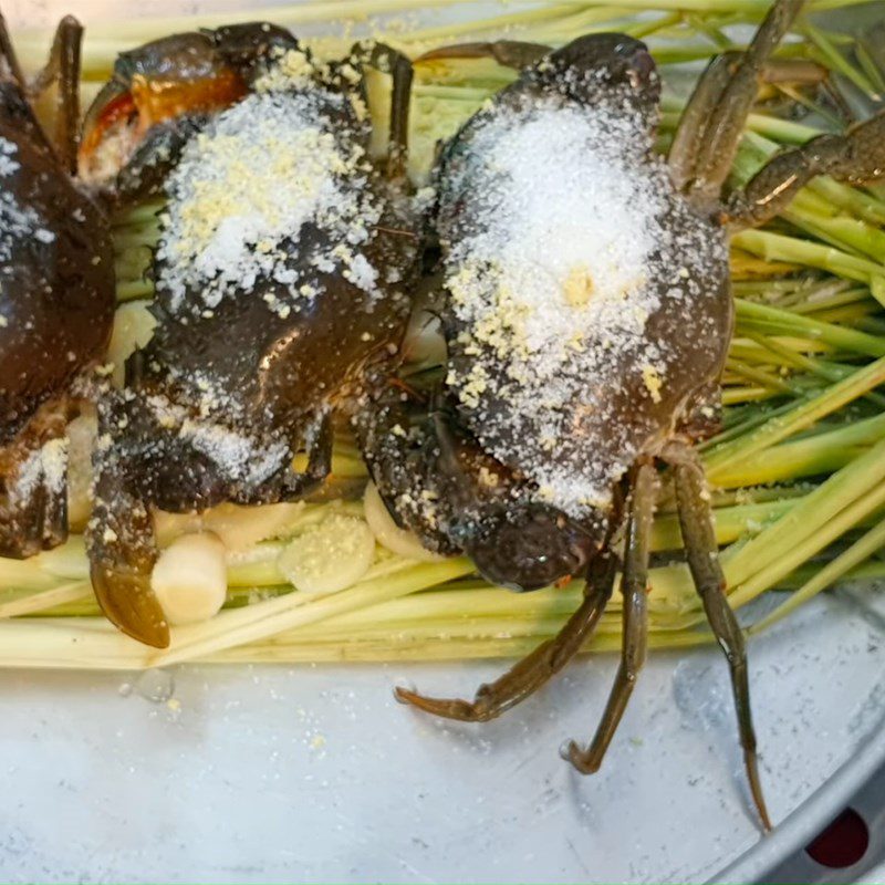 Step 4 Steam the crab Steamed crab with lemon grass