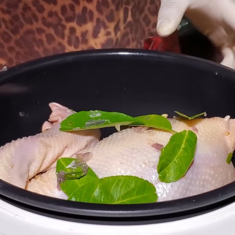 Step 3 Steamed Chicken Steamed salt chicken using rice cooker