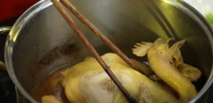 Step 5 Steam the chicken Steamed chicken with fish sauce