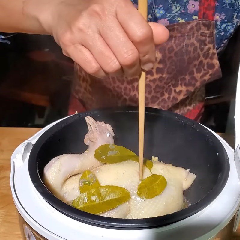 Step 3 Steamed Chicken Steamed salt chicken using rice cooker