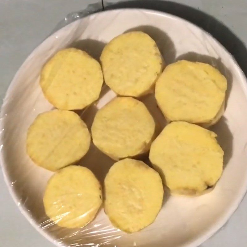 Step 2 Steam sweet potatoes in the microwave for cooking (without adding water)