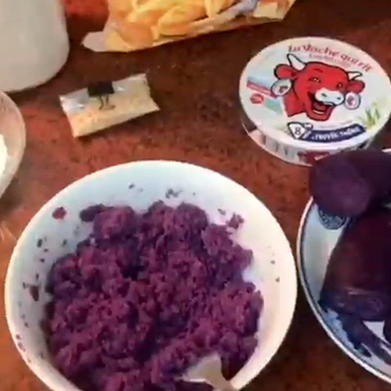 Step 1 Steaming purple sweet potatoes Purple Sweet Potato Cakes with Cheese Filling using an Air Fryer