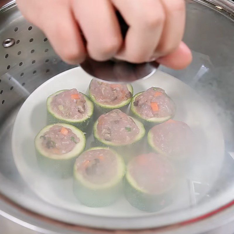 Step 5 Steam the dish Zucchini stuffed with meat